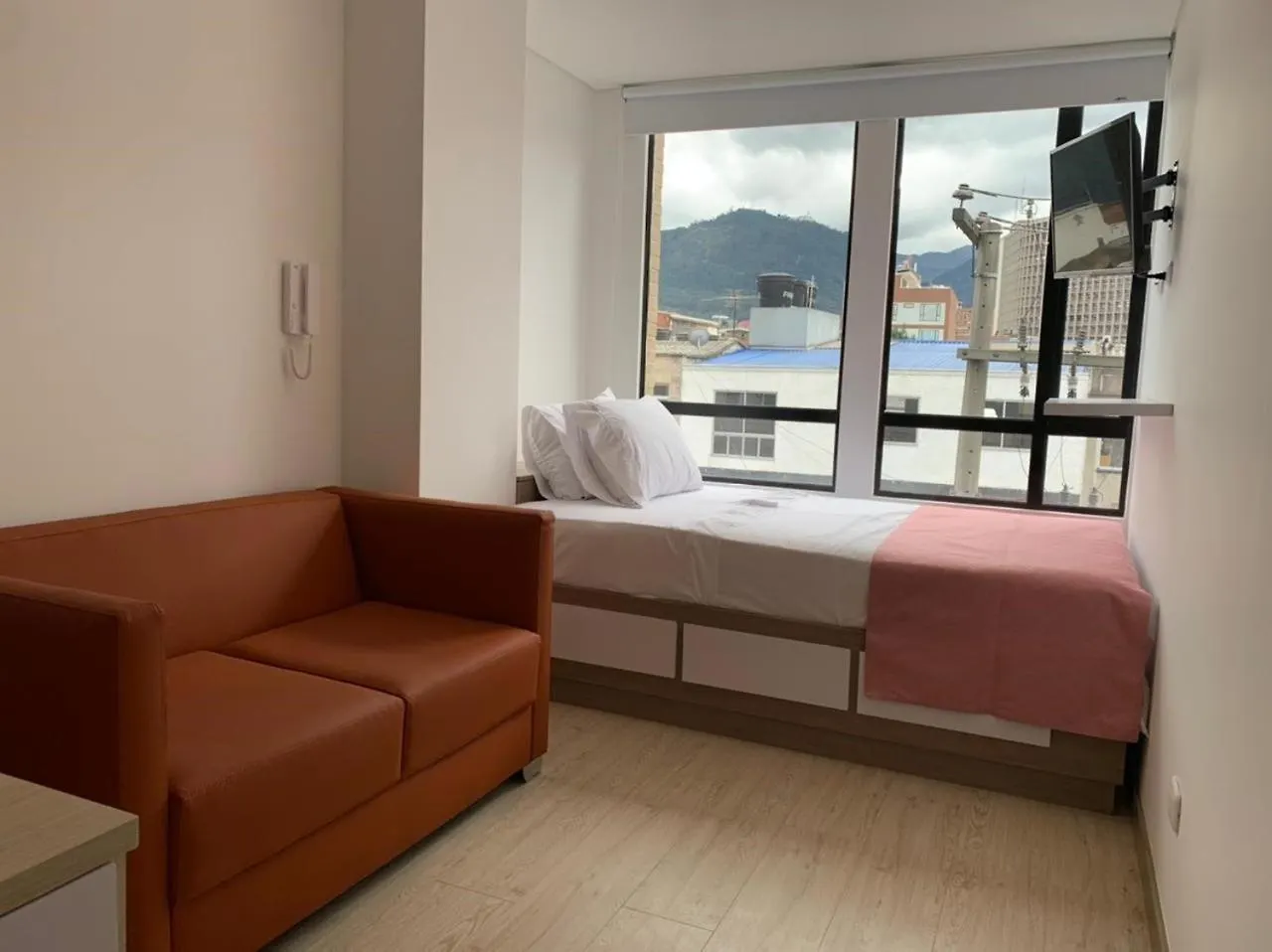 Aparta Estudios Connect Bogota Colombia